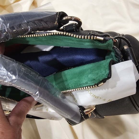 Giftaway Dooney & Bourke Sorrento Satchel Black or Beige Winners Choice - Picture 10 of 14